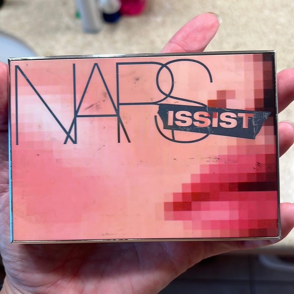 Nars wanted I cheek palette